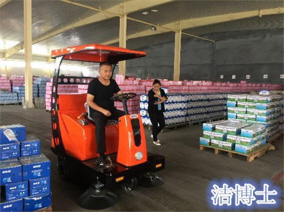 潔博士電動(dòng)清掃車(chē)1500