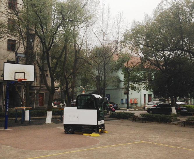 掃地機案例-安陽(yáng)市第一中學(xué) 掃地機案例-安陽(yáng)市第一中學(xué)