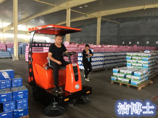 潔博士電動(dòng)掃地機