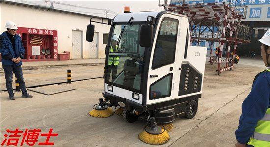 電動(dòng)清掃車(chē)