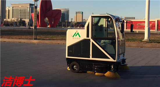 電動(dòng)清掃車(chē)
