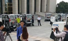 【推薦】全封閉自卸式電動(dòng)清掃車(chē)2000視頻