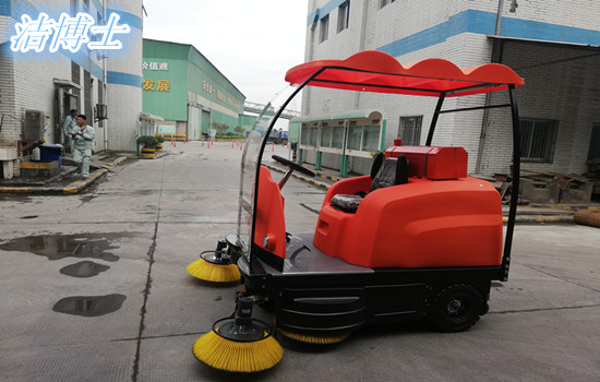 潔博士駕駛掃地車(chē) 潔博士駕駛掃地車(chē)