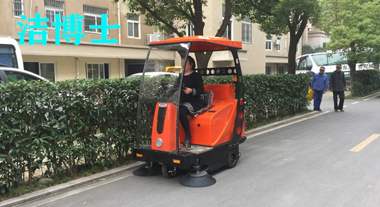 潔博士電動(dòng)清掃車(chē)