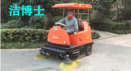 半封閉掃地車(chē)